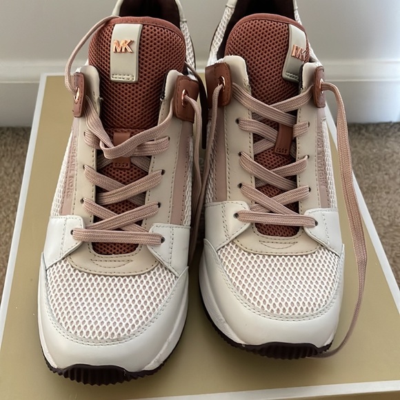 Michael Kors size 7 women - Picture 1 of 2